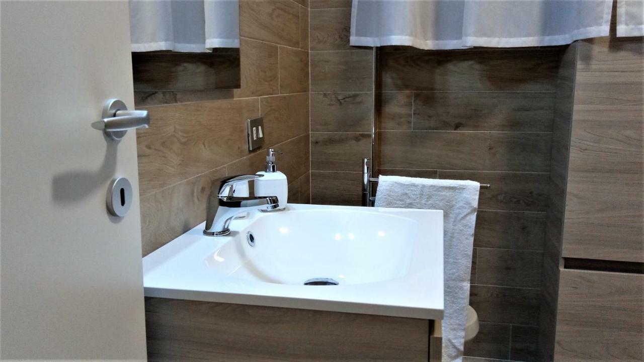 קומו Lovely, Charming And Quiet Apartment In The Centre Air Conditioned And Free Private Garage מראה חיצוני תמונה