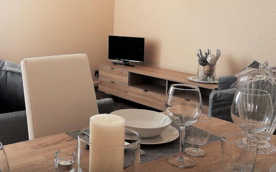 קומו Lovely, Charming And Quiet Apartment In The Centre Air Conditioned And Free Private Garage מראה חיצוני תמונה